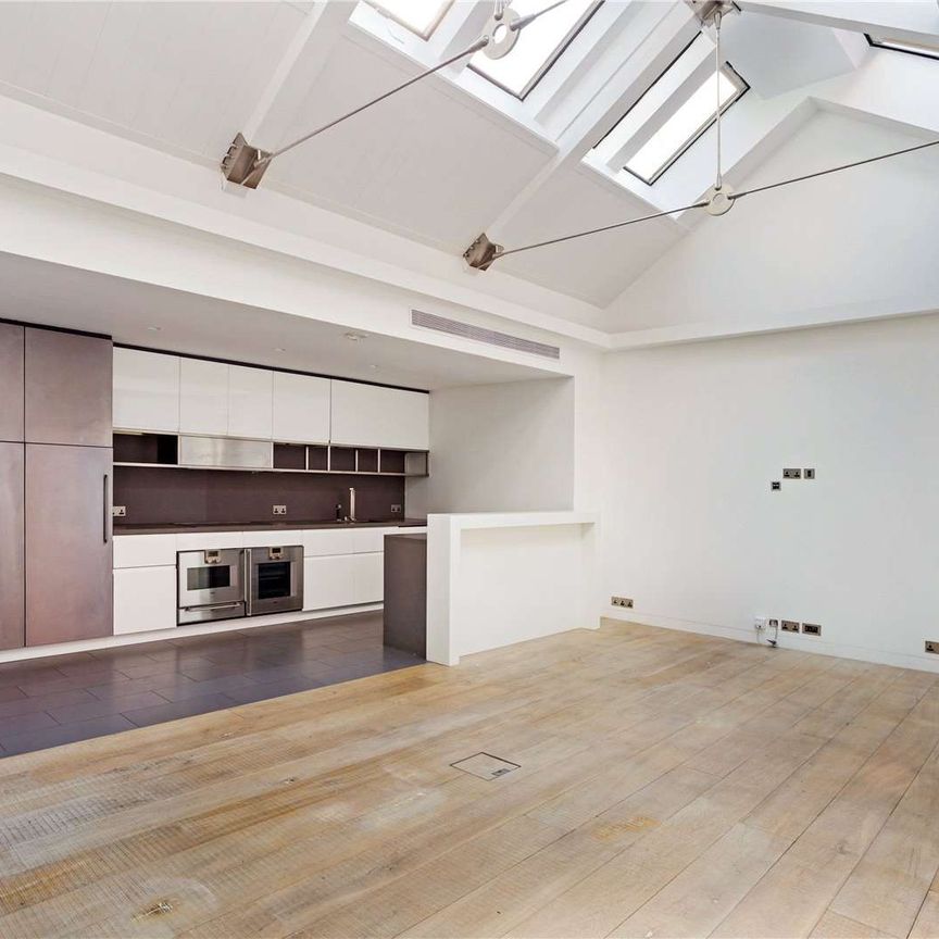 Two bedroom apartment with a terrace in Mayfair. - Photo 1