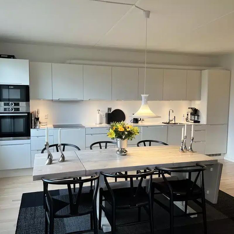 Lækker møbleret lejlighed med stor solrig altan | Hillerød - Foto 1