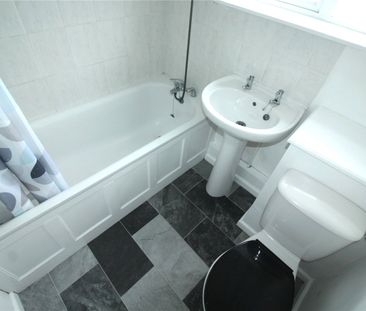 2 bedroom house to rent - Photo 3