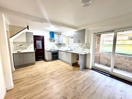 Cover Drive - Photo 3