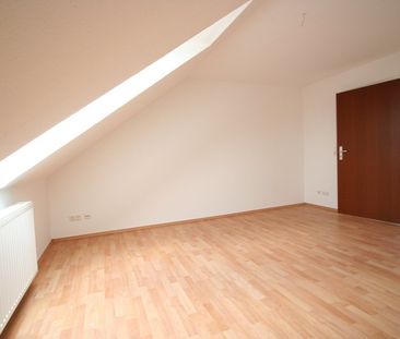 Junges Wohnen im urgemütlichen Dachgeschoß! - Photo 1