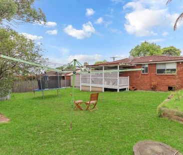 3 Bedroom home with split system air conditioning and modern kitchen! - Photo 5