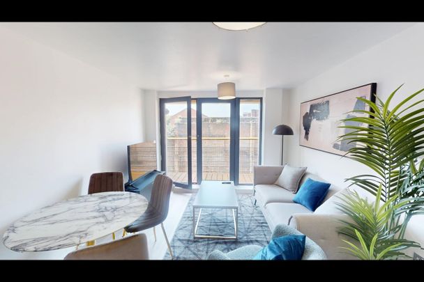2 Bed Flat, Madison Square, L1 - Photo 1