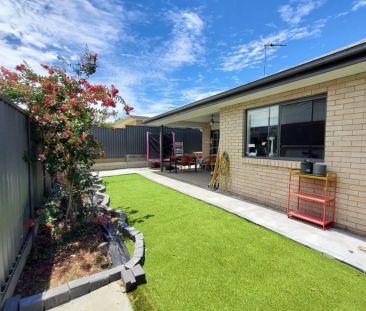 Spacious & Modern 4-Bedroom Family Home. - Photo 6