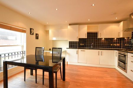 2 bedroom flat to rent - Photo 3