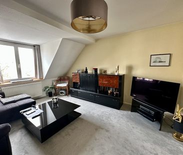 Schwachhausen: Wunderschöne u. große 2 Zi. Maisonnette Whg. mit EBK... - Photo 1