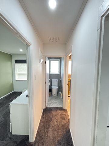 MOUNT EDEN, 2 BEDROOMS - Photo 4