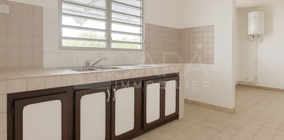 Location Appartement 2 pièces 50m² MACOURIA 97355 - Photo 2