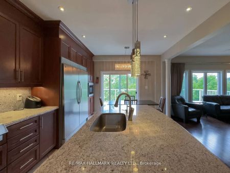 Detached Home For Lease | N9246351 - Photo 3