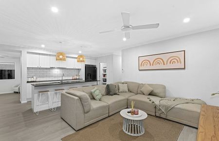 Executive Style Living in Highly Sought-After Carver’s Reach - Photo 2