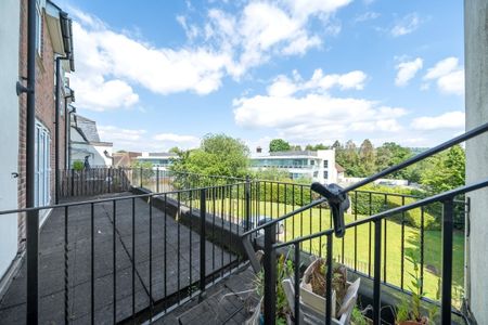 2 bedroom flat to rent - Photo 3