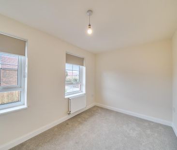 2 bedroom terraced house to rent - Photo 3