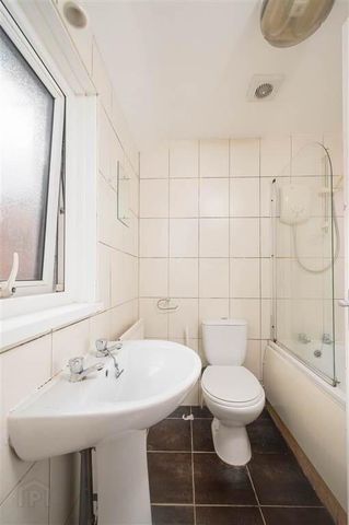 15 Rochester Street, Belfast, BT6 8EU - Photo 3