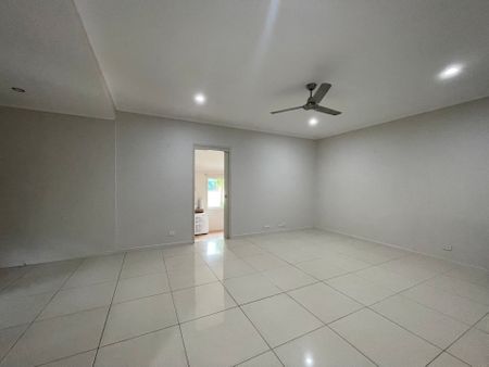 4 Bedroom with Pool - Photo 2