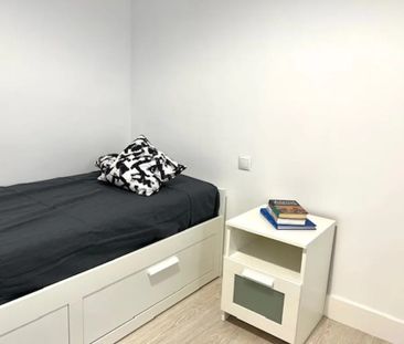 Calle de Isidro Fernández, Madrid, Community of Madrid 28034 - Photo 2