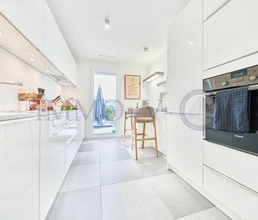 SPACIOUS STANDING WITH BALCONY + TERRACE AND LAKE VIEW - Foto 4