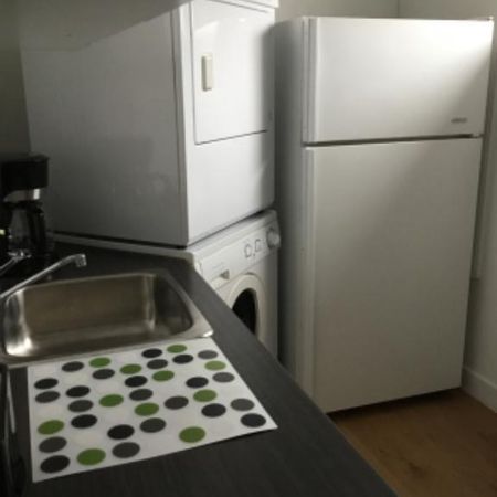 Loft 3 1/2 sous sol tout inclus semi meublé - Photo 4