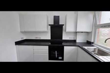 2 Bed Flat, Seymour Grove, M16 - Photo 5