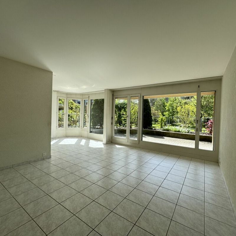 "Zentrale, ruhige Lage mit Sicht ins Grüne" - Photo 1