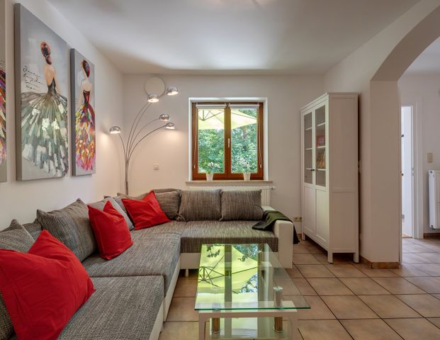 Sapcious 2.5-room apartment in Oberhaching for rent - Foto 1