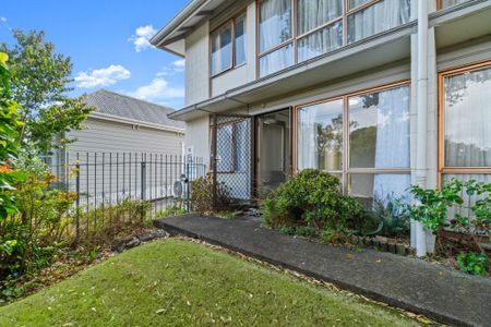 1/34 Esplanade Road Mt Eden - Rarely available - Independent Living for those 65 years or older! - Photo 5