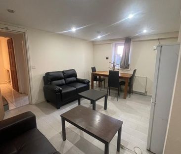 Room in a Shared House, Brudenell View, LS6 - Photo 2