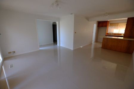 Great Location – 2 Bedroom Unit - Photo 3