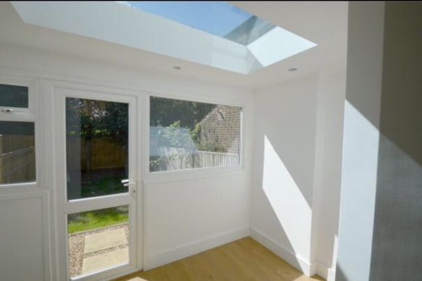 3 Bed Terraced House, Sydenham Road, CR0 - Photo 1