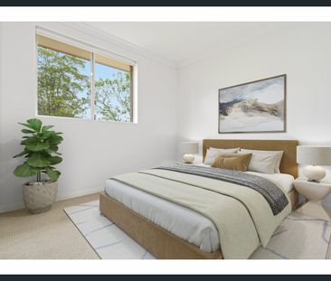 Modern, Spacious & Fully Refreshed Townhouse in Prime Location - Photo 4