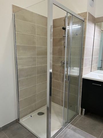 Location Appartement 2 pièces 45m² BRIGNOLES 83170 - Photo 5