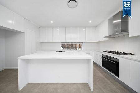 Near-New Modern Family Home - Photo 5