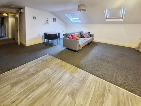 2 bedroom flat to rent - Photo 1