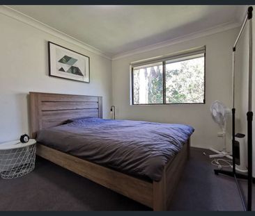 Fully furnished dual level apartment in the Pyrmont - Photo 3