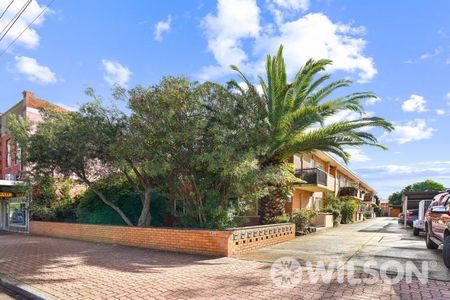 Sunny, spacious living in a lively hub! - Photo 5