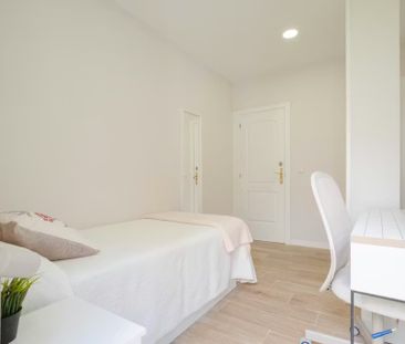 Calle de Antonio Prieto, Madrid, Community of Madrid 28026 - Photo 4