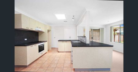 Well Presented Three Bedroom Home! - Photo 3