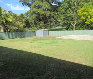 FAMILY HOME WITH LARGE YARD - Photo 3