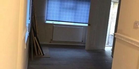 2 bedroom end of terrace house to rent - Photo 3