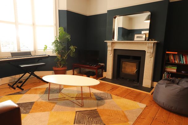 2 Bedroom Home – Medium Let - Photo 1