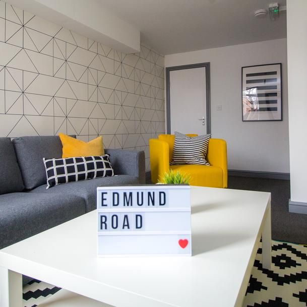 4 bedroom terraced house to rent - Photo 1