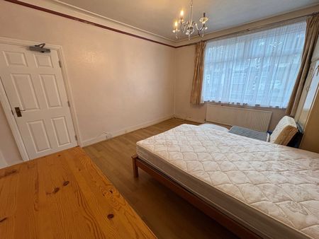 5 Bed Terraced House, Princes Avenue, N13 - Photo 5