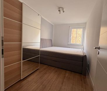 moderne 2024 sanierte 2-Zi. WE, Loggia, 54 qm Einbauküche, Garage - Photo 2