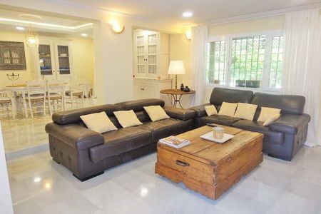 Detached Villa in Nueva Andalucía - Photo 3