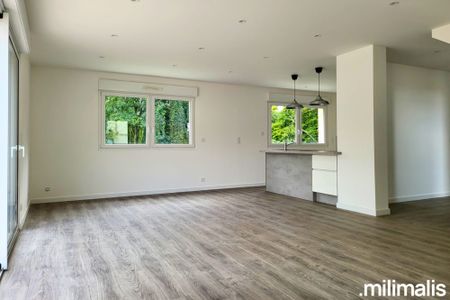 Location Maison 6 pièces 130m² MOULINS LES METZ 57160 - Photo 2