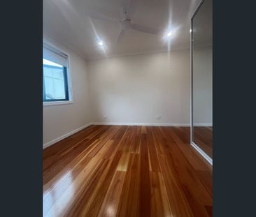 Spacious Fully Renovated One Bedroom Home - Photo 3