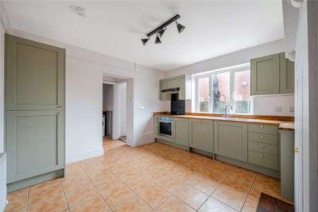 A refurbished semi-detached home on The Hamptworth Estate. - Photo 5