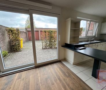 Gelijkvloers appartement met 3 slaapkamers, garage en terras. - Foto 1