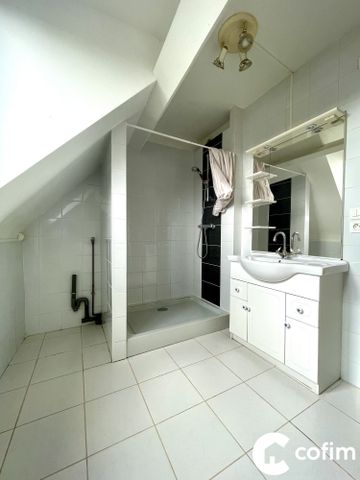 Location Appartement 3 pièces 68m² OLORON STE MARIE 64400 - Photo 2