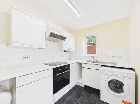 Gandon Vale, High Wycombe, Buckinghamshire,HP13 - Photo 4