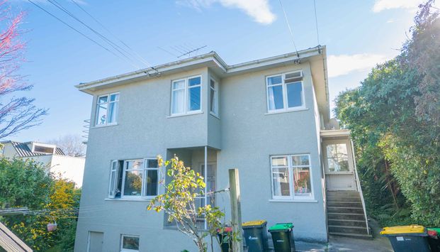 3 Bedroom Rental in the City Centre - Photo 1